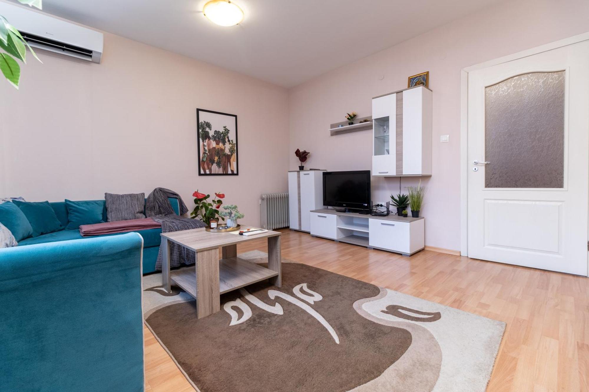 Comfortable 2Br Urban Getaway In City Center Plovdiv Exterior foto